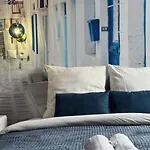 Eden De Santorin *